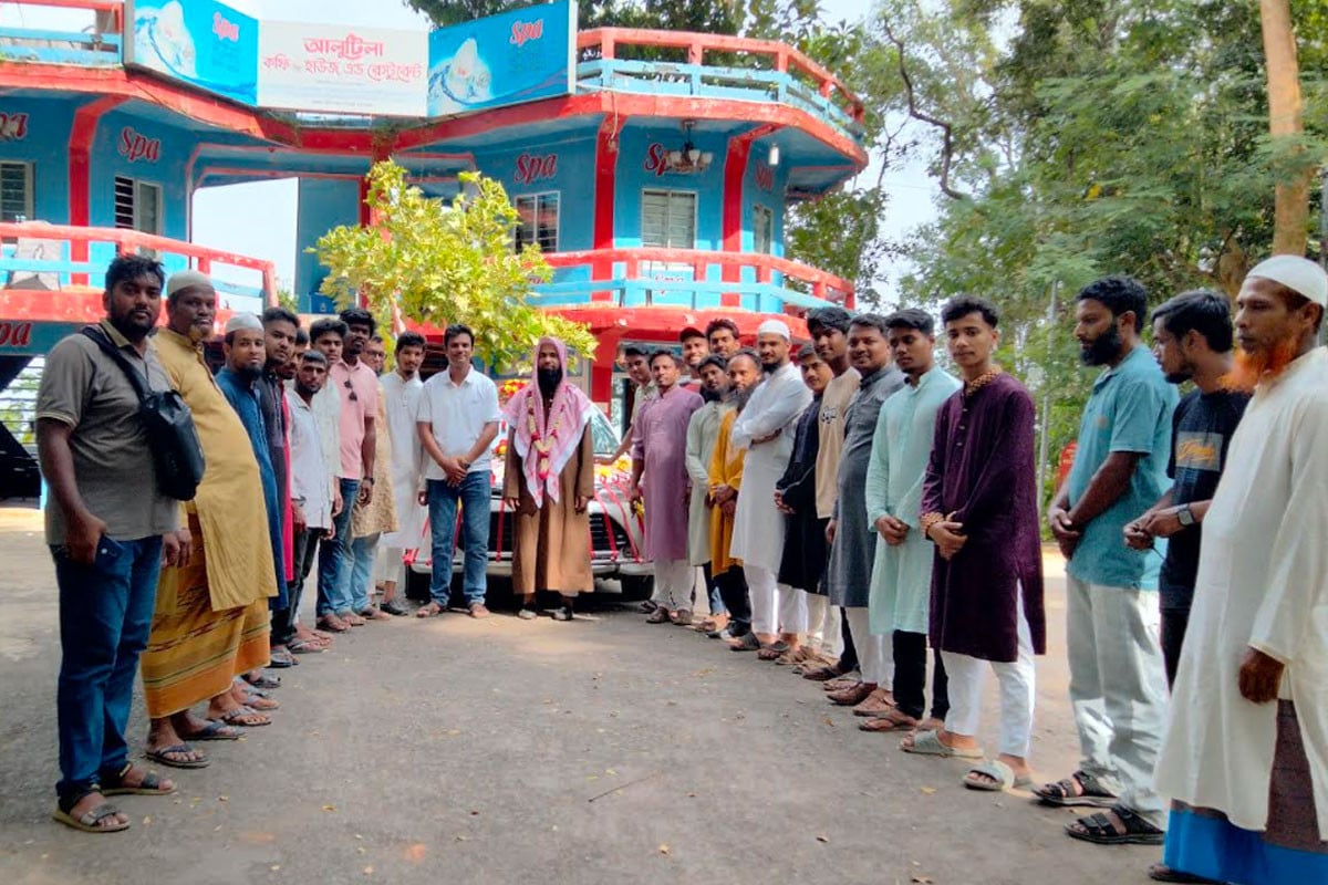 খাগড়াছড়িতে অবসরপ্রাপ্ত ইমামকে রাজকীয় বিদায়