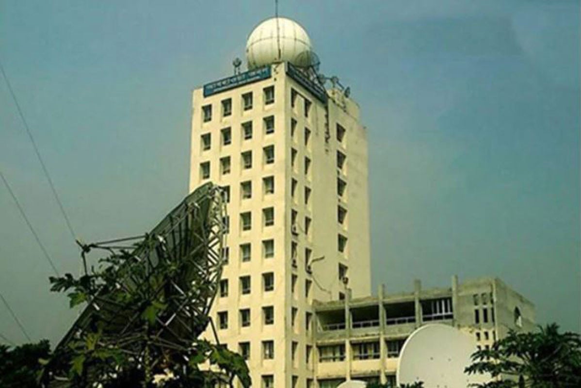 বৃষ্টিপাতের মধ্যেই ১০ জেলায় ঝড়ের আশঙ্কা