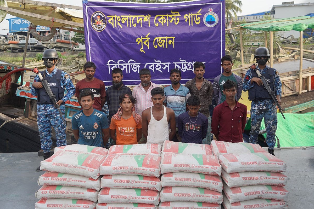 মাদকের বিনিময়ে মিয়ানমারে সিমেন্ট পাচারের অভিযোগে আটক ১১