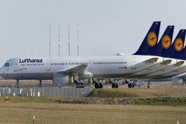 ড্রোন আতঙ্কে দুই ঘণ্টা বিমান চলাচল বন্ধ বার্লিন বিমানবন্দরে