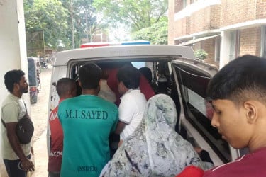 সাদাপাথর যাওয়া হলো না পর্যটক জিয়াউলের