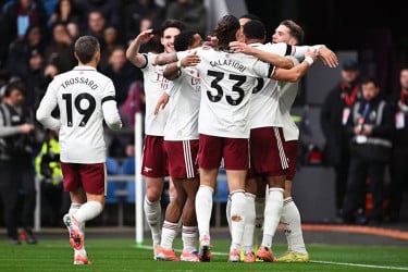 প্রিমিয়ার লিগে আর্সেনালের দাপুটে জয়