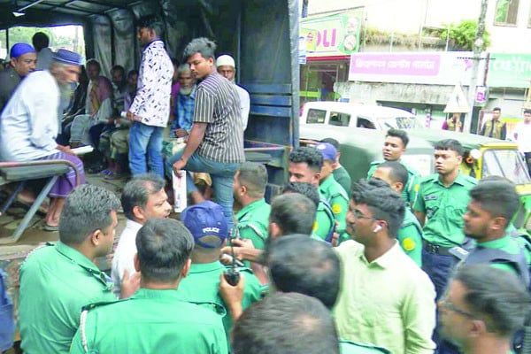 বাসদ কার্যালয় থেকে ২২ জন আটক