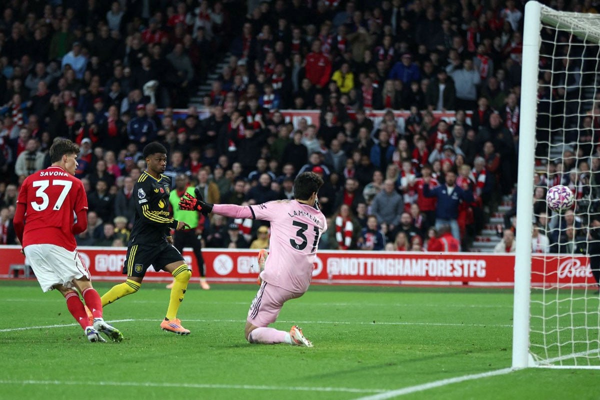 নটিংহ্যামের বিপক্ষে হোঁচট খেল ইউনাইটেড