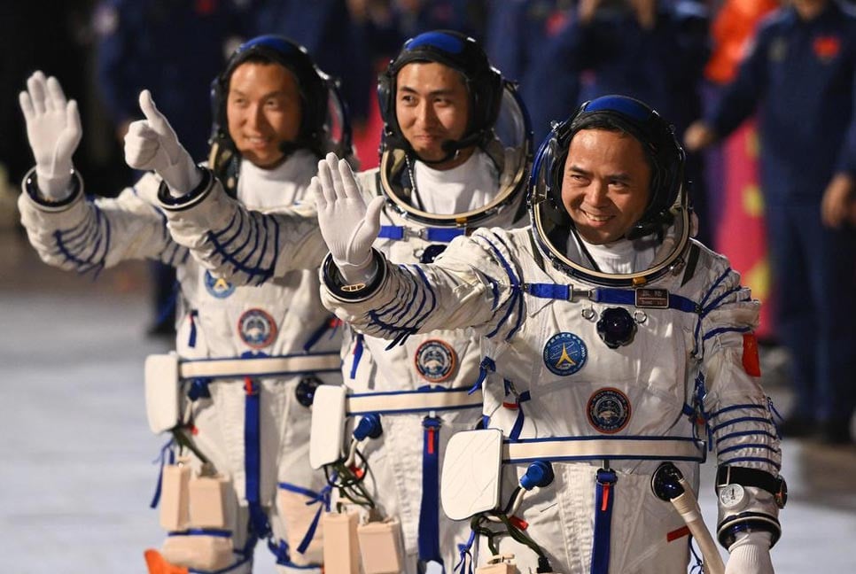 চীনের চমক, মানুষের সঙ্গে মহাকাশে চার ইঁদুর!