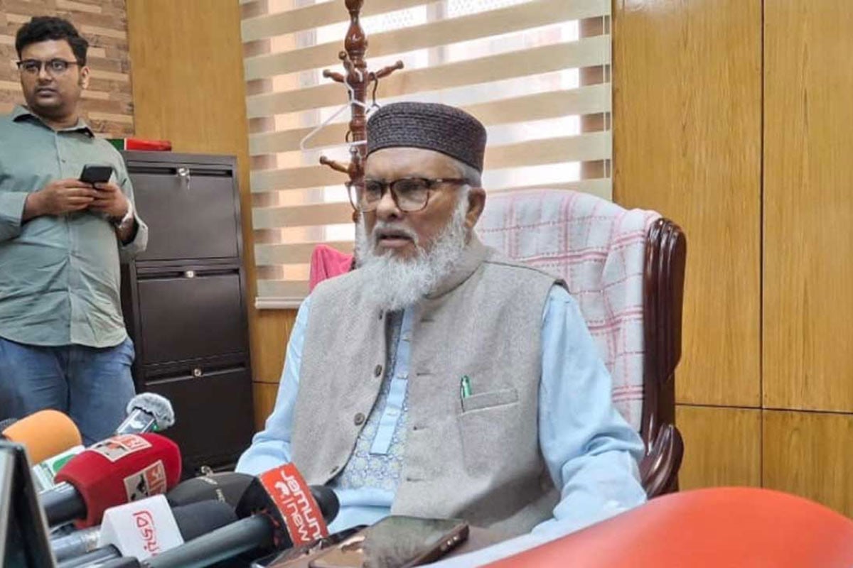 স্বরাষ্ট্র-পররাষ্ট্র মন্ত্রণালয় অনুমতি দিলে জাকির নায়েক বাংলাদেশে আসবেন: ধর্ম উপদেষ্টা