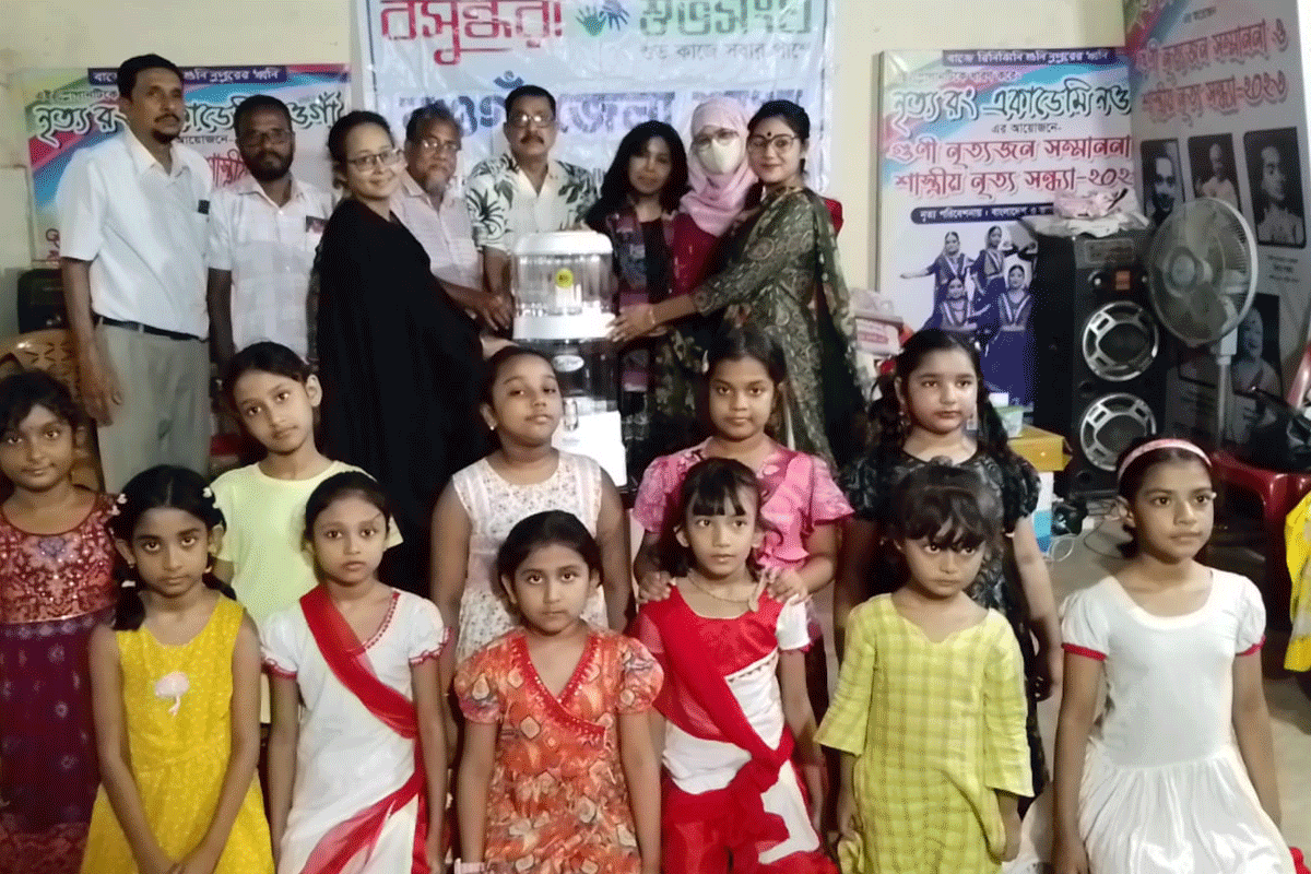 নৃত্য নিকেতনের সুবর্ণজয়ন্তীতে পানির ফিল্টার উপহার দিল বসুন্ধরা শুভসংঘ