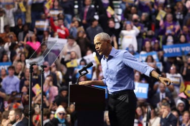 বেপরোয়া ট্রাম্পের বিরুদ্ধে রুখে দাঁড়ানোর আহ্বান ওবামার