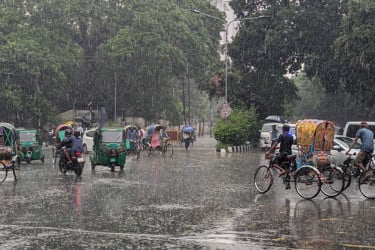 সন্ধ্যার মধ্যে ঢাকায় বজ্রবৃষ্টির আভাস