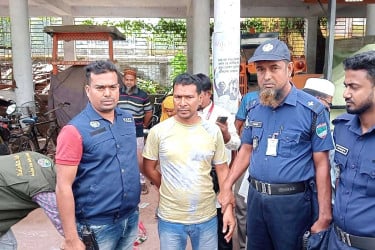 সাতক্ষীরায় পচা মাংস বিক্রির অভিযোগে ব্যবসায়ীকে দুই মাসের কারাদণ্ড