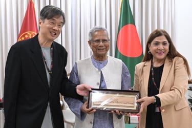 ক্যানসার নিয়ে সর্বজনীন সচেতনতা বাড়ানোর আহ্বান প্রধান উপদেষ্টার