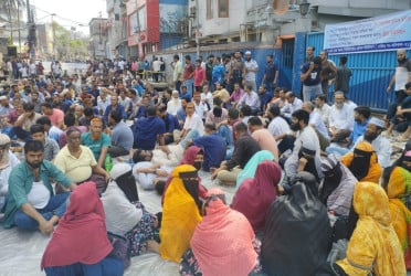 বরিশাল নগরীতে সড়ক অবরোধ করে বিক্ষোভ