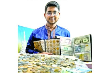 টিউশনির টাকায় দুর্লভ সংগ্রহ