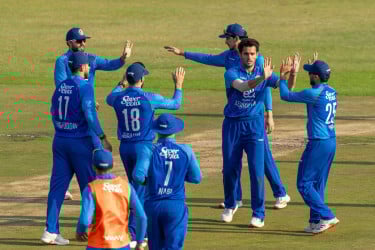 আফগানদের কাছে হোয়াইটওয়াশের লজ্জায় জিম্বাবুয়ে