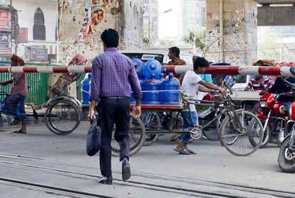 মগবাজার রেল ক্রসিং এড়িয়ে চলার পরামর্শ