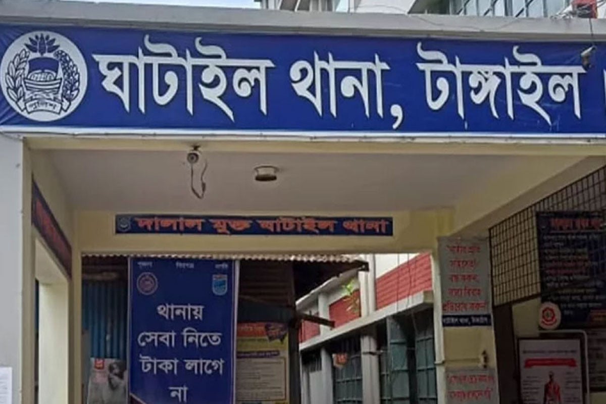 তিন বছরের ঘুমন্ত সন্তানের বুকে ছুরি চালিয়ে আত্মগোপনে বাবা