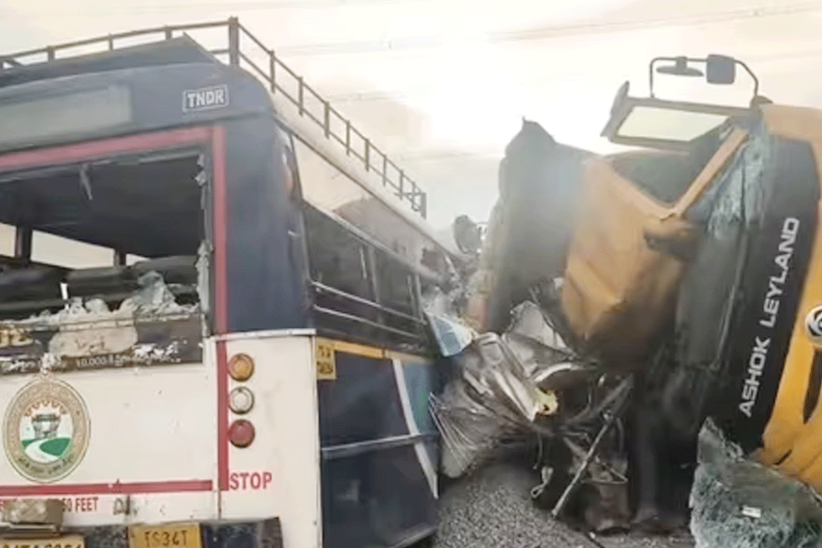 ভারতে বাস-ট্রাক সংঘর্ষে নিহত ২৪, আহত বহু