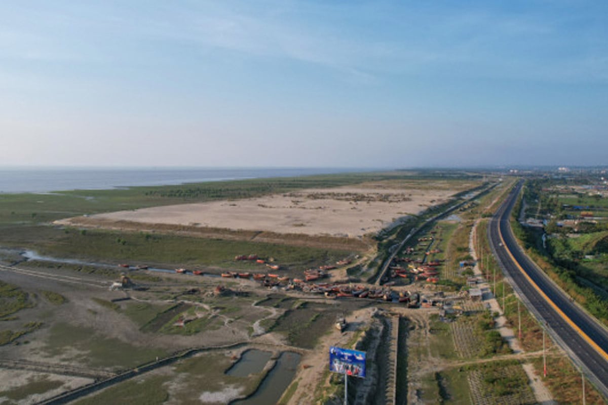 ২০৩০ সালে চট্টগ্রামের বে টার্মিনাল চালুর সম্ভাবনা: বন্দর চেয়ারম্যান