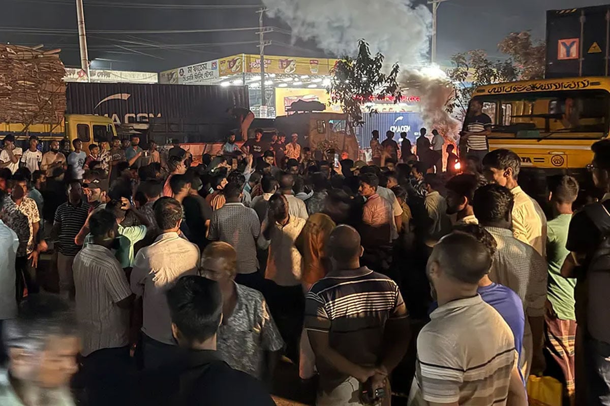 আসলাম চৌধুরীকে মনোনয়ন না দেওয়ায় মহাসড়ক অবরোধ