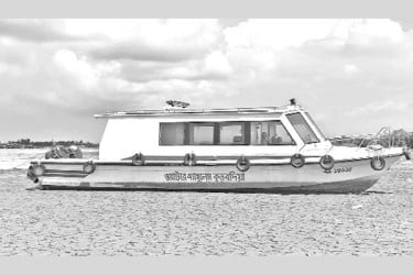 পড়ে আছে কুতুবদিয়ার একমাত্র ওয়াটার অ্যাম্বুলেন্স