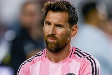 দীর্ঘদিনের দুই সতীর্থের অবসর নিয়ে যা বললেন মেসি