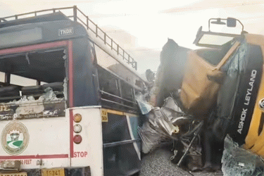 ভারতে বাস-ট্রাক সংঘর্ষে নিহত ২৪, আহত বহু