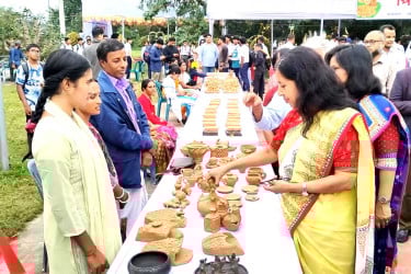 ঠাকুরগাঁওয়ে মৃৎশিল্প প্রদর্শনী ও পিঠা উৎসব অনুষ্ঠিত