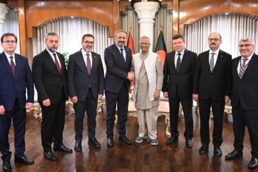 তুর্কি সংসদীয় প্রতিনিধিদলের সঙ্গে প্রধান উপদেষ্টার বৈঠক