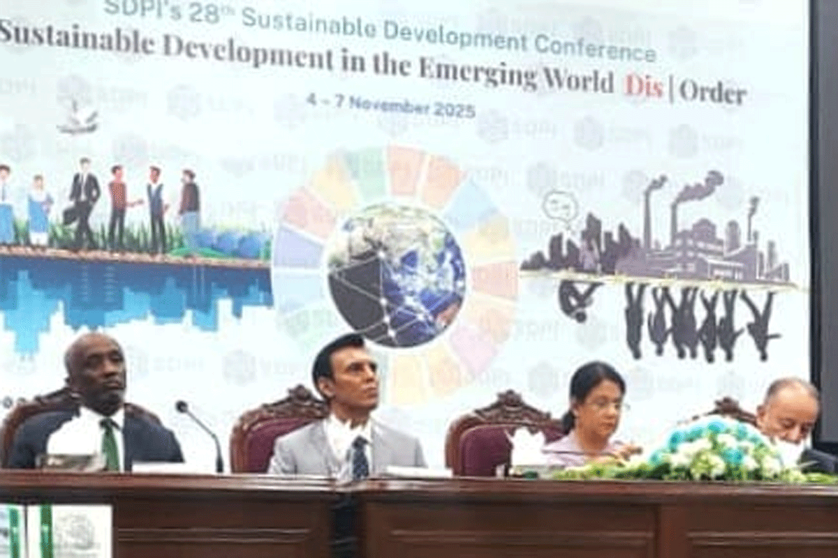 দক্ষিণ এশিয়ার টেকসই ভবিষ্যতের জন্য আঞ্চলিক ঐক্যের আহ্বান পরিবেশ উপদেষ্টার