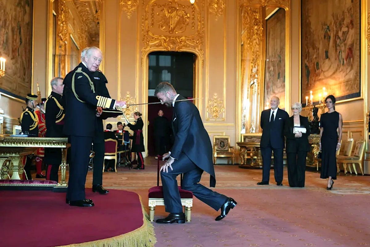 নাইটহুড গ্রহণ করলেন ডেভিড বেকহ্যাম