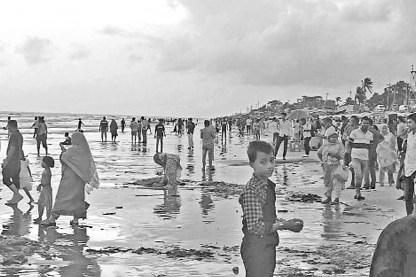 ২০০ বছরের রাস উৎসবে পুণ্যার্থীর ঢল