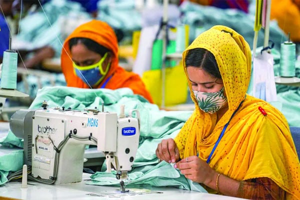 পোশাক রপ্তানি কমল টানা তিন মাস