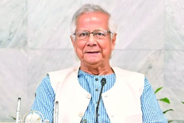 প্রধান উপদেষ্টার দূরদর্শী সিদ্ধান্ত এবং রাজনৈতিক দলের দায়িত্ব