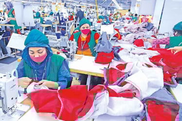 পোশাক খাতে সংকট বাড়ছেই
