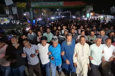 বগুড়া ৬ ও ৭ তারেক রহমান-খালেদা জিয়ার মনোনয়নে নেতাকর্মীদের বাঁধভাঙা উচ্ছ্বাস