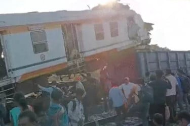 ভারতে ট্রেন দুর্ঘটনায় ৬ জন নিহত