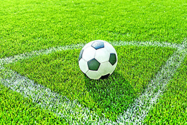 পারিশ্রমিক পেতে ফুটবলারদের তাগাদা