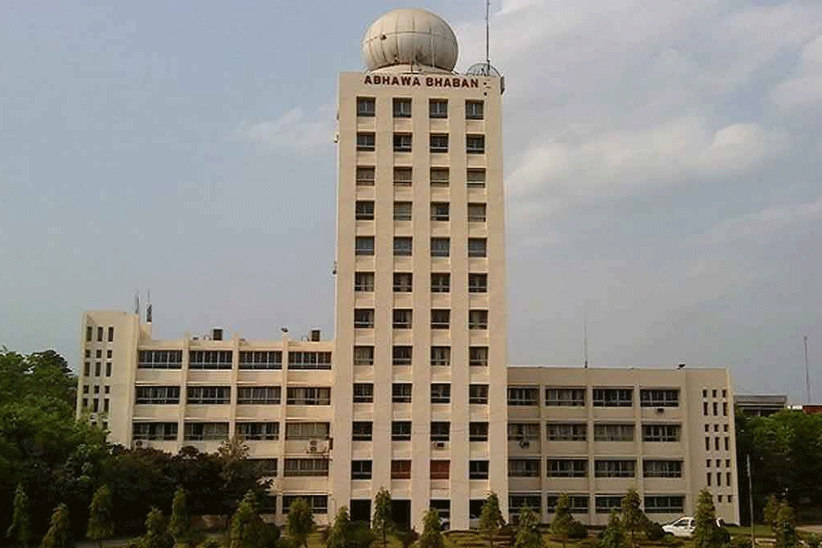 কিছুটা কমতে পারে ঢাকার গরম, মেঘলা থাকবে আকাশ