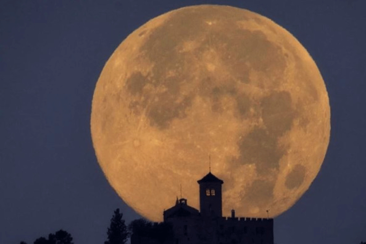 সবচেয়ে বড় সুপারমুন দেখা যাবে আজ