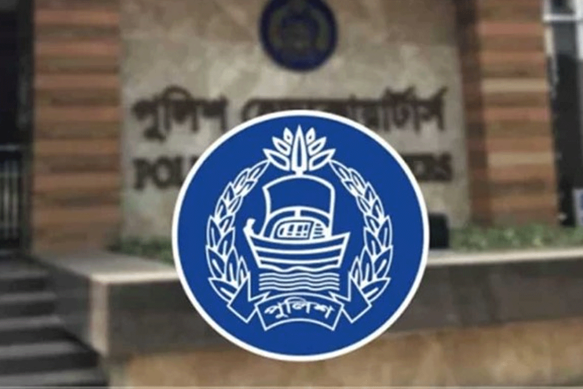 লুণ্ঠিত অস্ত্র ও গুলি উদ্ধারে পুরস্কার ঘোষণা করল পুলিশ