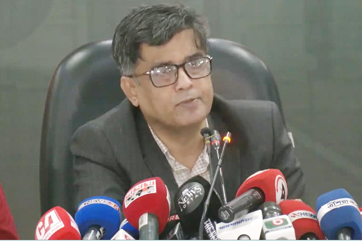 পাইলটের উড্ডয়নের ত্রুটির কারণে মাইলস্টোনে বিমান বিধ্বস্ত হয়