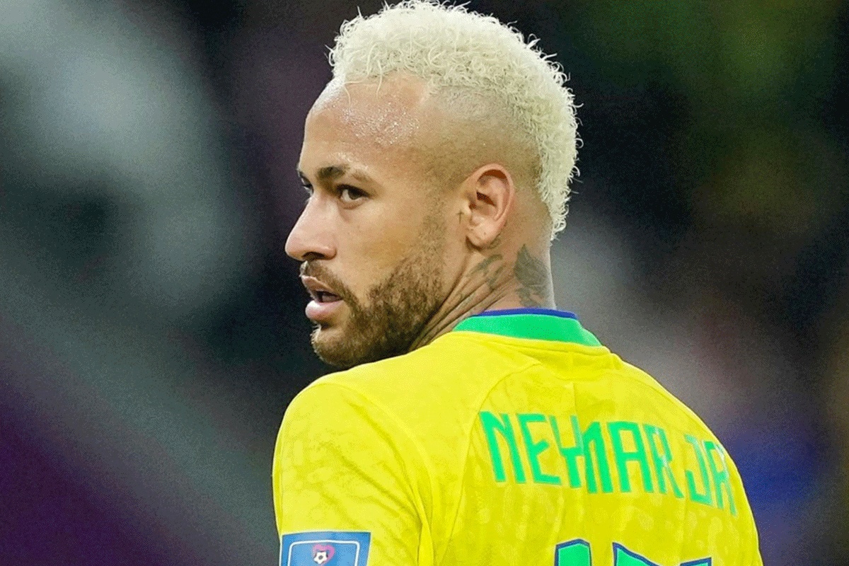 সহসাই দলে ফেরা হচ্ছে না নেইমারের