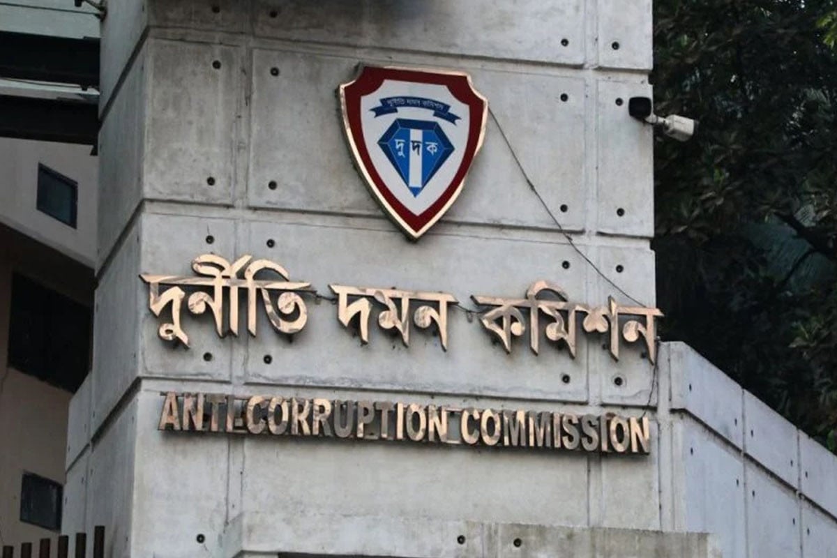 স্ত্রীসহ অবসরপ্রাপ্ত ব্রিগেডিয়ার জেনারেল সেলিম মাহমুদের দেশত্যাগে নিষেধাজ্ঞা