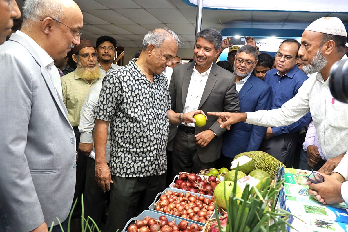 কৃষি গবেষণার মূল লক্ষ্য হোক কৃষকের কল্যাণ : স্বরাষ্ট্র উপদেষ্টা