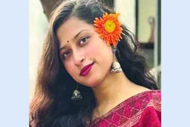 বিশ্ববিদ্যালয়ছাত্রীর ঝুলন্ত লাশ উদ্ধার