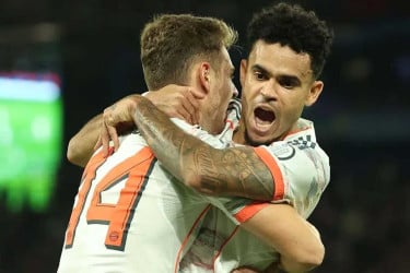 চ্যাম্পিয়ন পিএসজিকে হারিয়ে শীর্ষে বায়ার্ন মিউনিখ