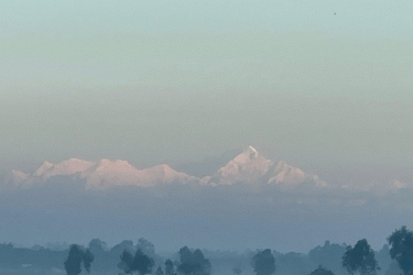 তিস্তা থেকে দেখা যাচ্ছে কাঞ্চনজঙ্ঘা, দর্শনার্থীর ঢল