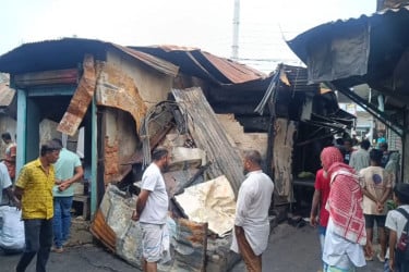 ব্রাহ্মণবাড়িয়ায় আগুনে পুড়ল ১১ দোকান