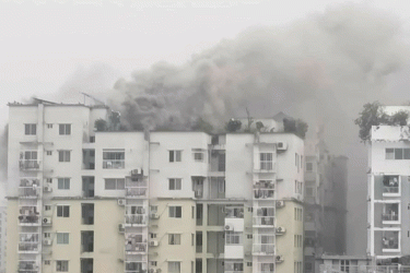 মোহাম্মদপুরে আবাসিক ভবনের আগুন নিয়ন্ত্রণে