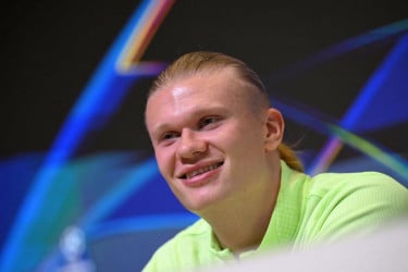 মেসি-রোনালদোর থেকে আমি অনেক দূরে: হলান্ড